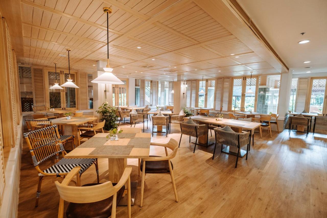 Khaolak Merlin Resort Khao Lak Exterior photo The dining room at the 2018-opened restaurant