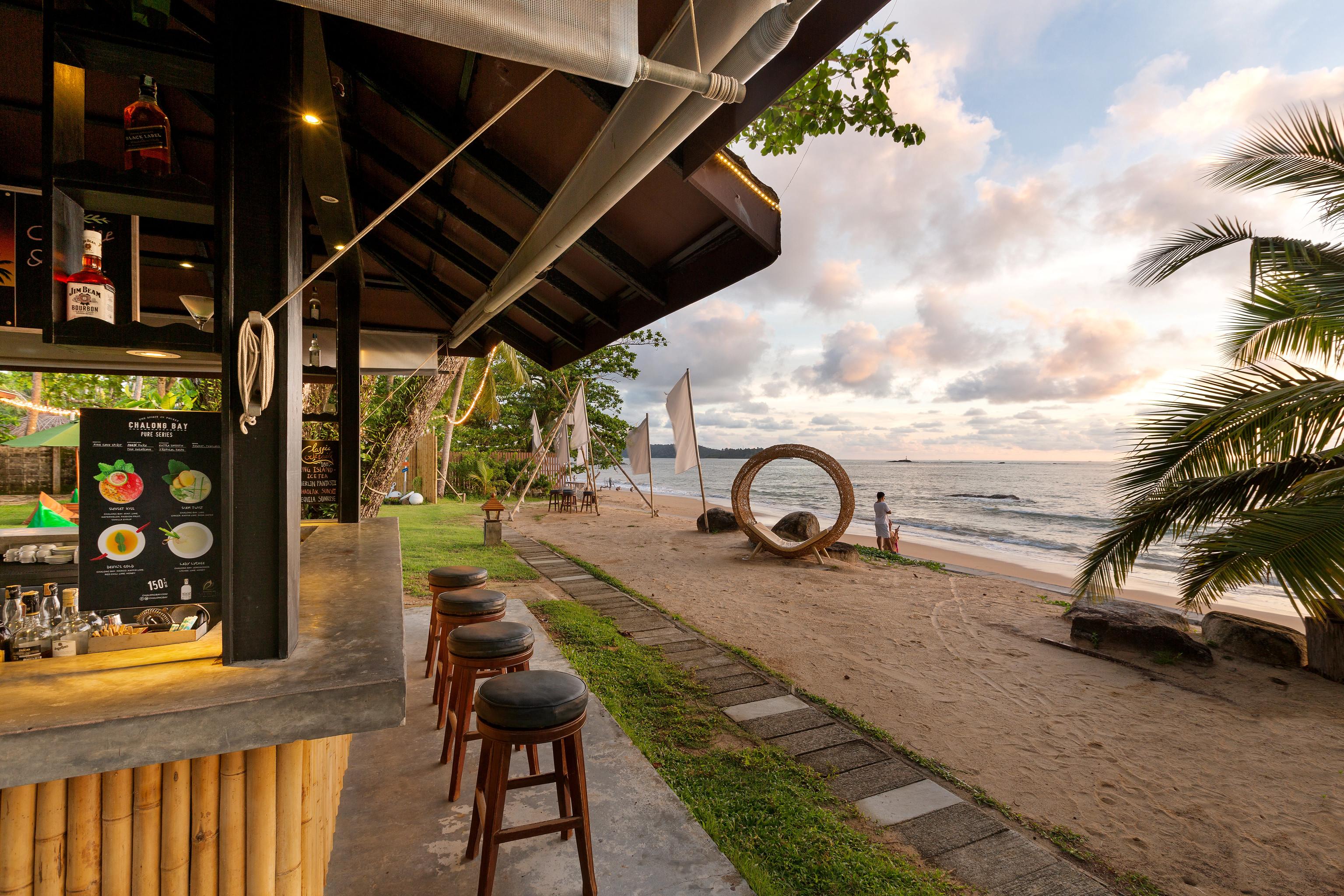 Khaolak Merlin Resort Khao Lak Exterior photo The beach at the resort