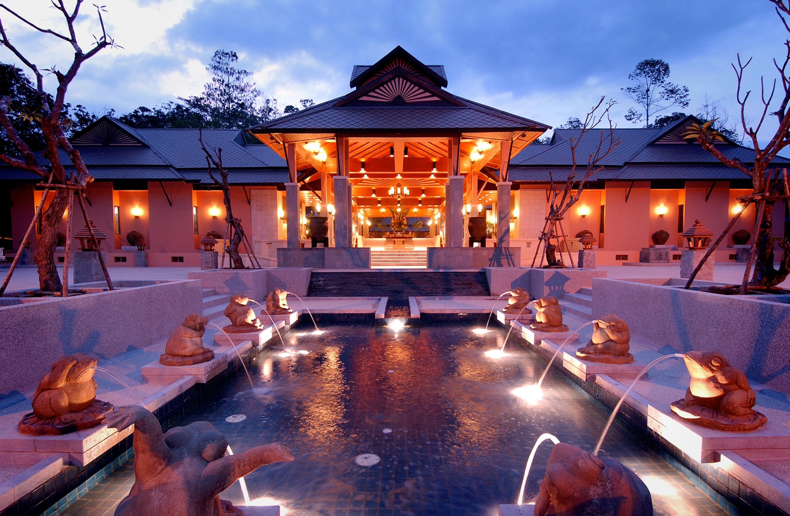 Khaolak Merlin Resort Khao Lak Exterior photo The resort's lobby