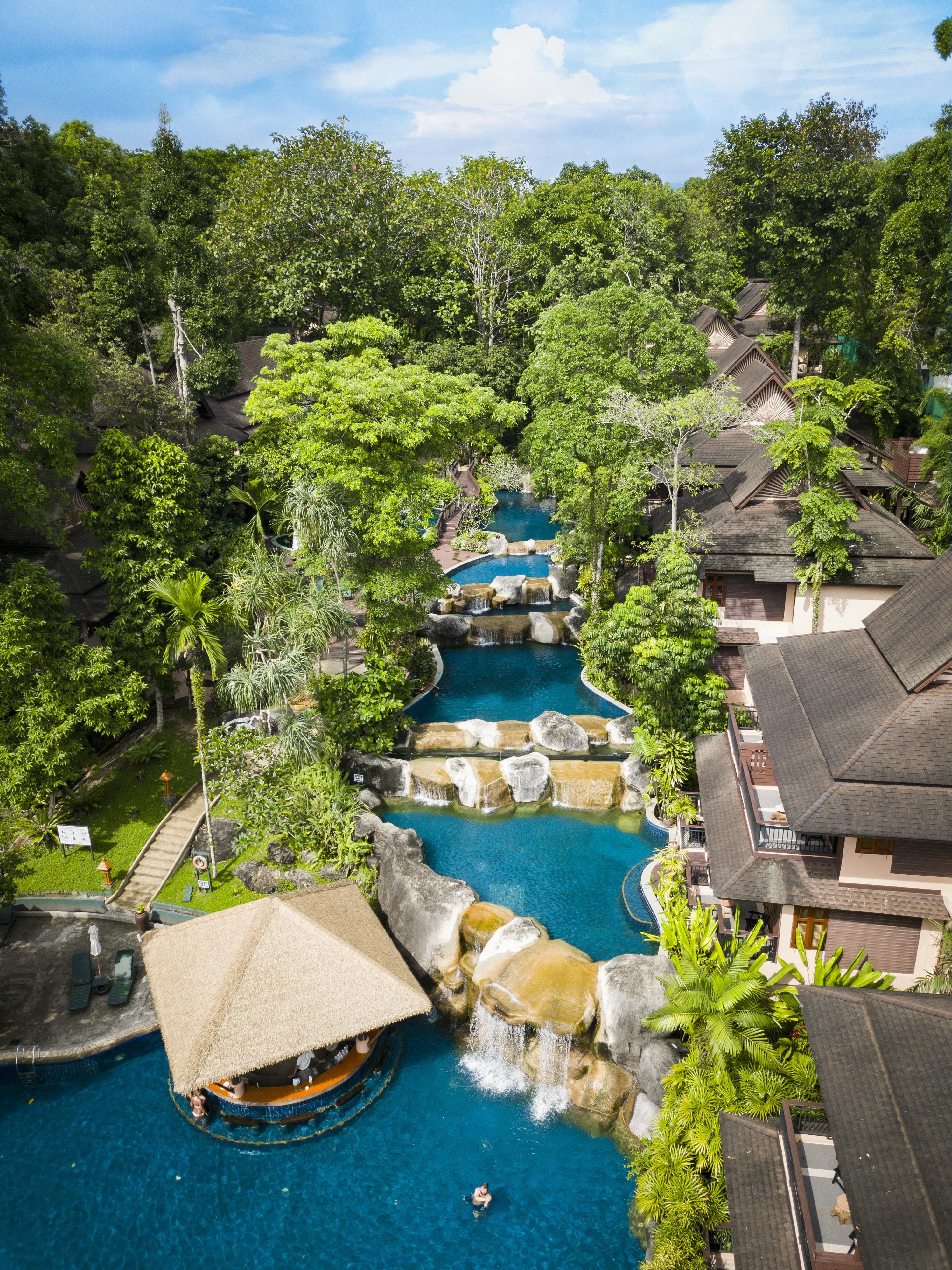 Khaolak Merlin Resort Khao Lak Exterior photo The resort's main pool