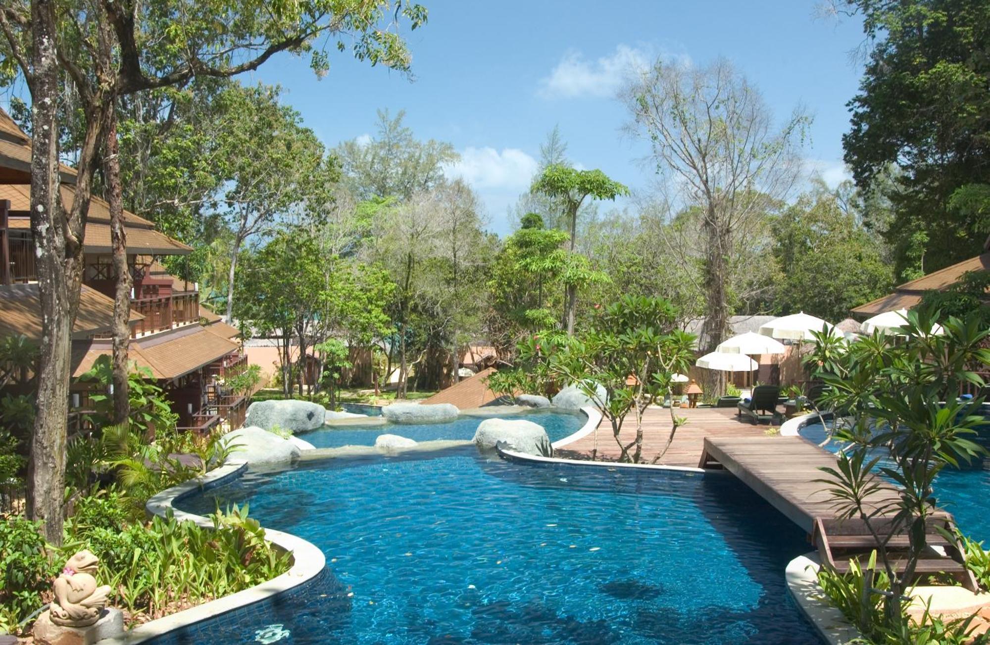 Khaolak Merlin Resort Khao Lak Exterior photo The swimming pool at the resort